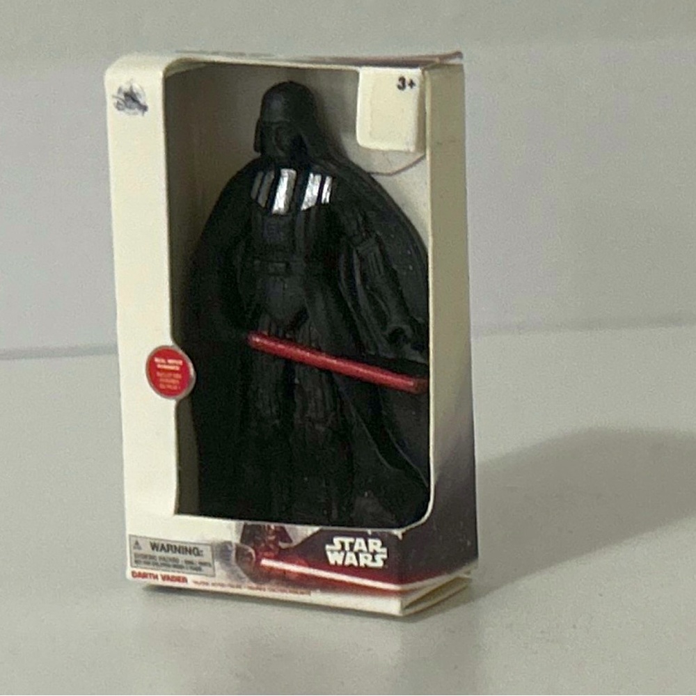Disney Mini Brands - Darth Vader Star Wars Miniature Collectible